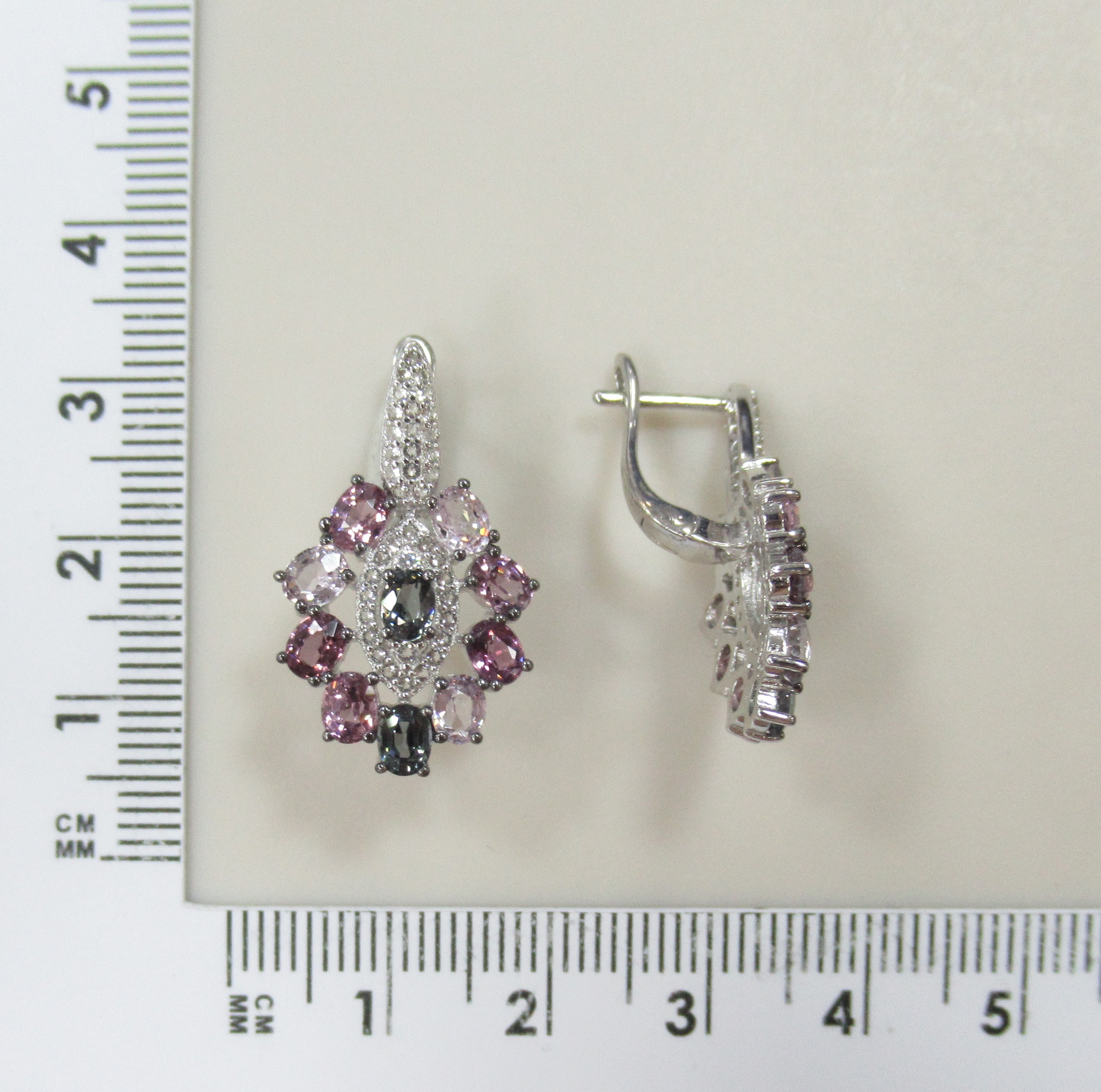 Серебряные серьги с разноцветной шпинелью